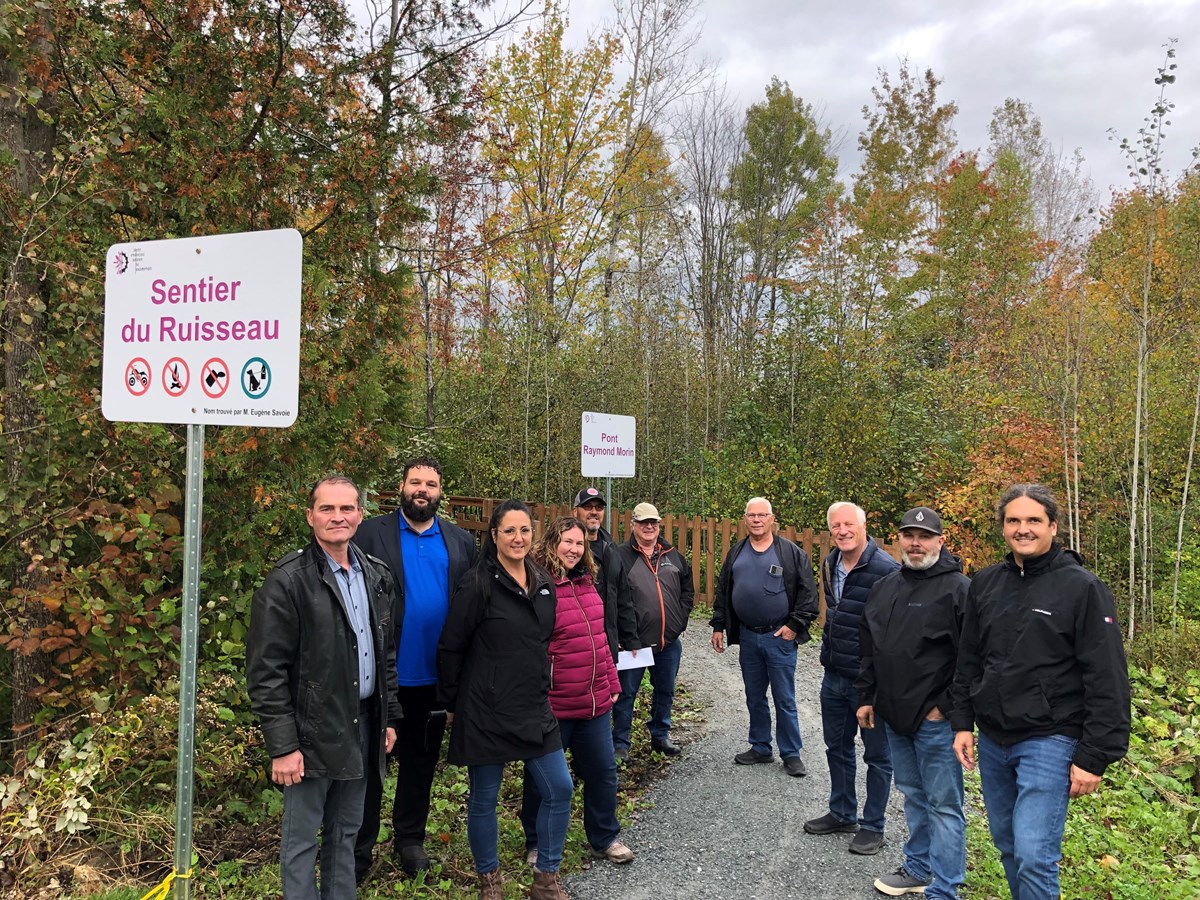 Saint-François-Xavier-de-Brompton inaugure le sentier du Ruisseau