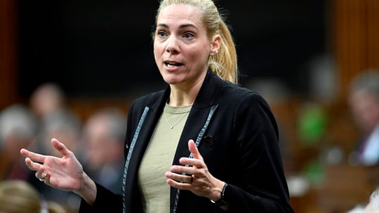 St-Onge pourrait être d'accord avec un fonds pour les médias, comme le propose Google